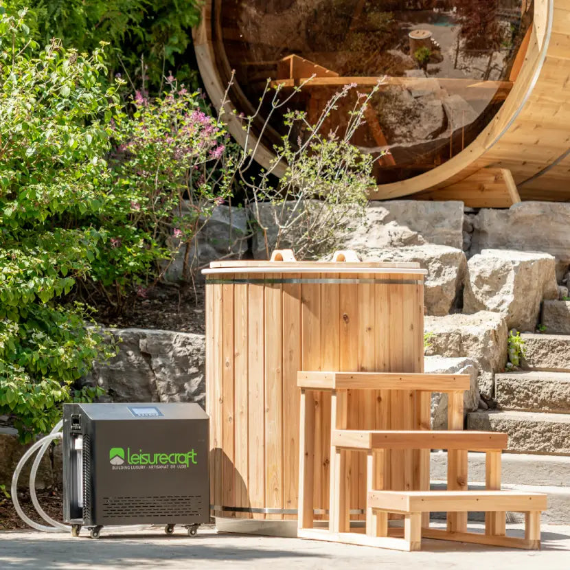 The Arctic Plunge Tub - Knotty Red Cedar