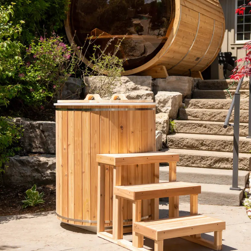 The Arctic Plunge Tub - Knotty Red Cedar