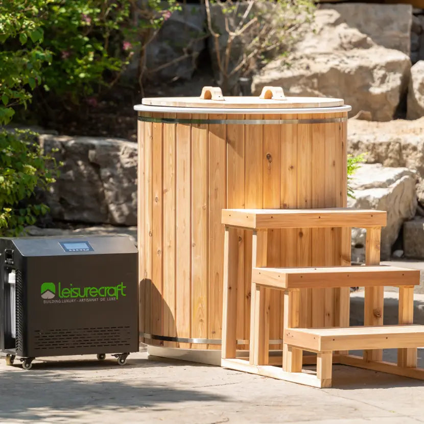 The Arctic Plunge Tub - Knotty Red Cedar