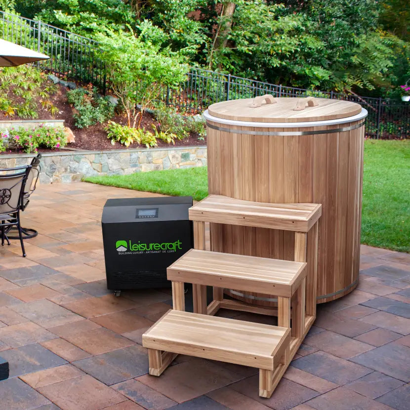 The Arctic Plunge Tub - Clear Red Cedar