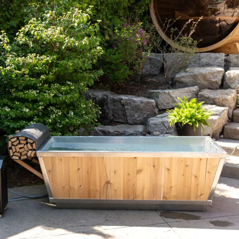 The Glacier Plunge Tub - Knotty Red Cedar
